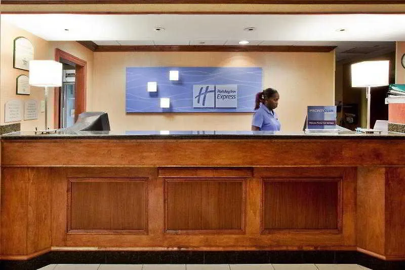 Holiday Inn Express & Suites Williamsburg By Ihg 2*,