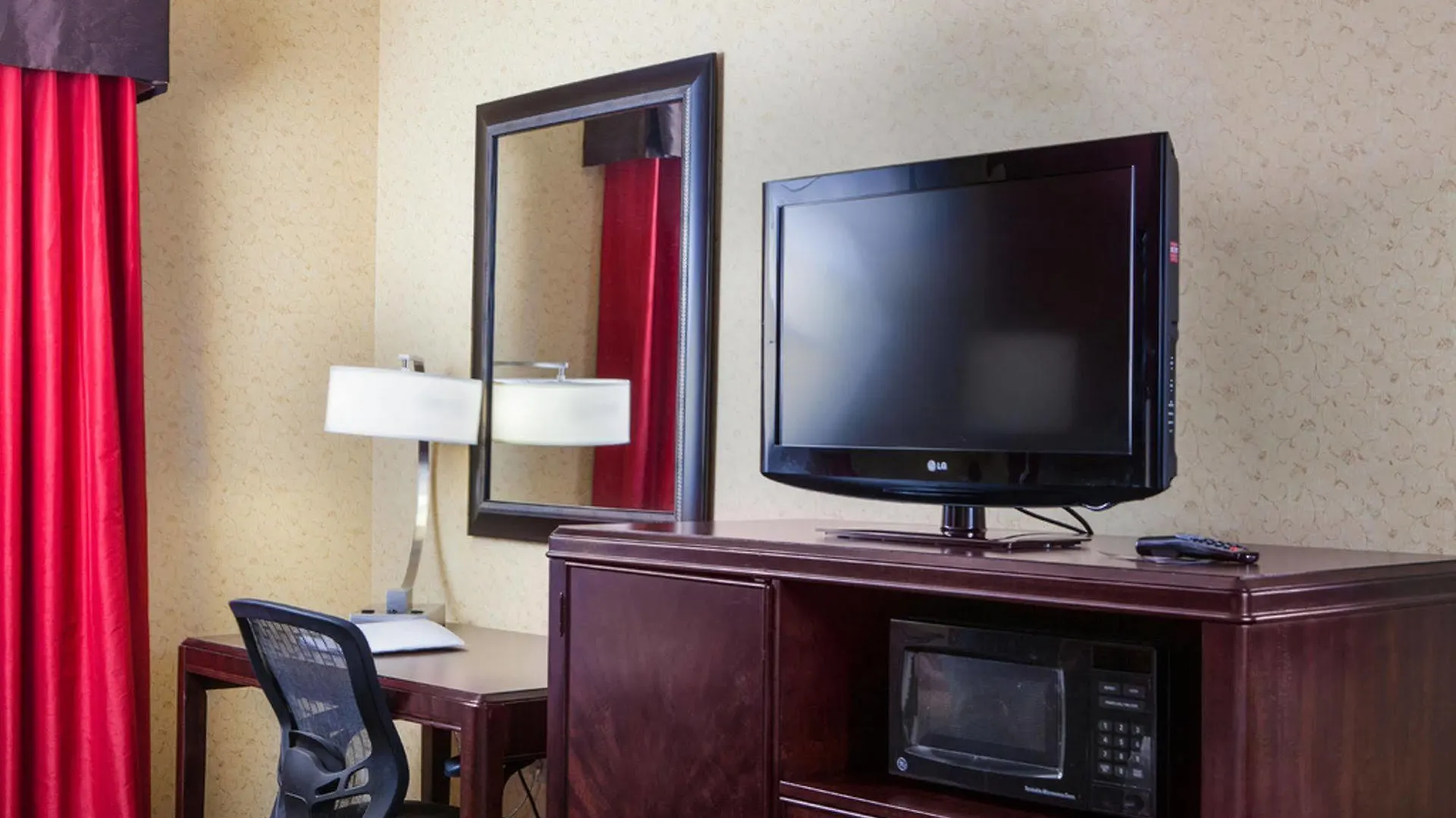 Holiday Inn Express & Suites Williamsburg By Ihg