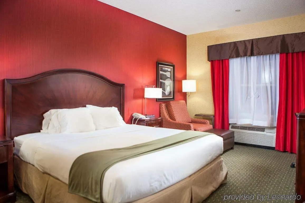 Holiday Inn Express & Suites Williamsburg By Ihg Semesteranläggning (resort)